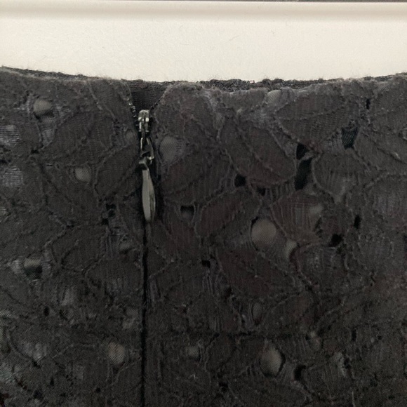 Black mini skirt with laser cut design over lining - Picture 4 of 10
